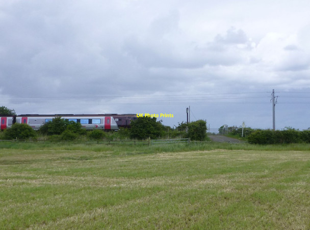 Photo 6"x4" Cross Country train heads north on ECML Haggerston\/NU0443 c2017