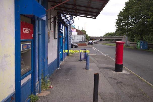 Photo 6"x4" Best One Shop, Elland Road Beeston Hill c2017