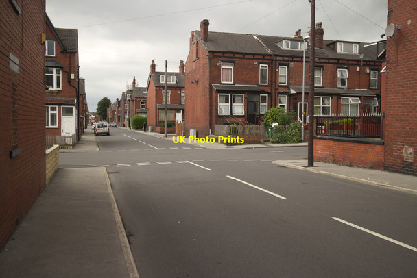 Photo 6"x4" Wooler Road junction with Cross Flatts Grove Beeston\/SE2830 c2017