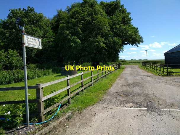 Photo 6"x4" By way to Ewan's Hill and Aldbourne Aldbourne c2017