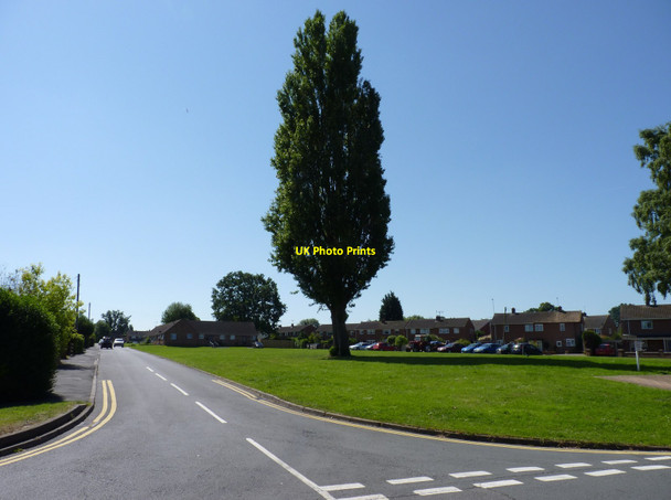 Photo 6"x4" St Richards Road and green, Wychbold Wychbold c2017