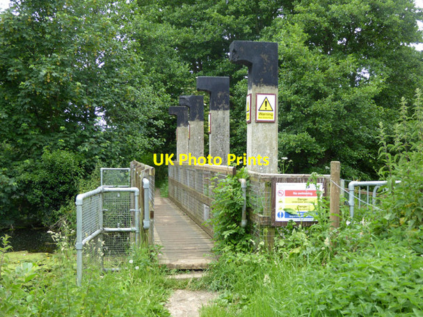 Photo 6"x4" Footbridge over weir, River Gipping Needham Market c2017