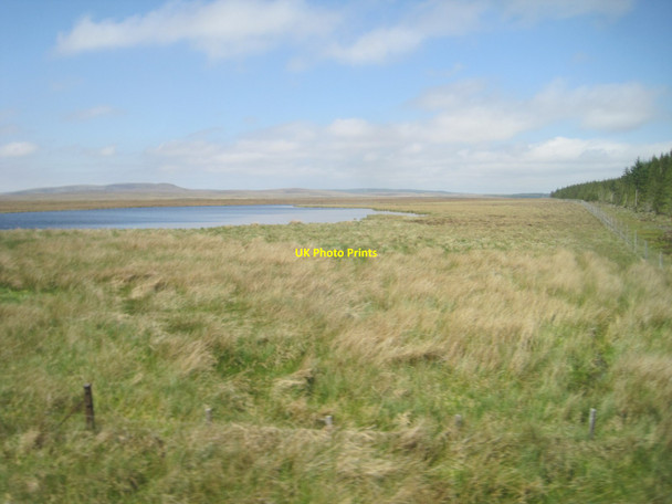 Photo 6"x4" View from a Helmsdale-Thurso train - Loch Meadhoin Dorrery c2017
