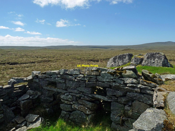 Photo 6"x4" Shieling hut, Cnoc Dubh, Isle of Lewis Loch Th\u00f9lagabhal c2017