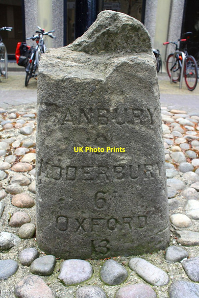 Photo 6"x4" Preserved milestone outside County Hall Oxford\/SP5106 c2017