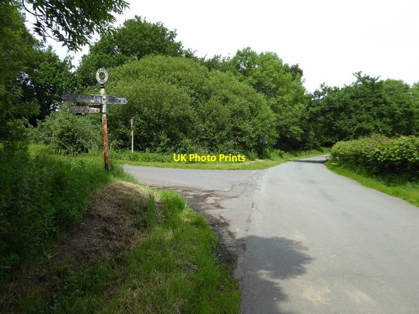 Photo 6"x4" Country road junction at Lane's End, near Farlow Hill Houses\/SO6379 c2017