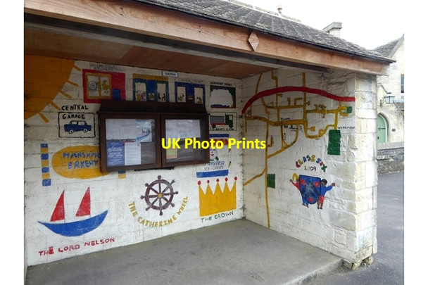 Photo 6"x4" Decorated bus shelter in Marshfield East End\/ST7873 c2017