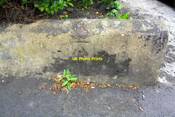 Photo 6"x4" Benchmark on wall of #53 Ashgrove Bradford\/SE1632 c2017