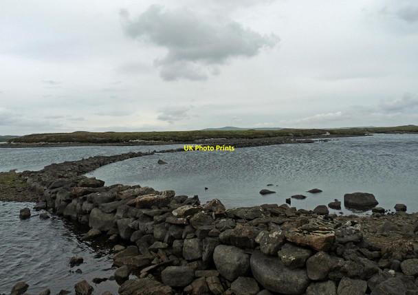 Photo 6"x4" Causeway between Loch Trealabhal and Loch nam Faoileag, Isle of Lewis Baile Ailein c2017