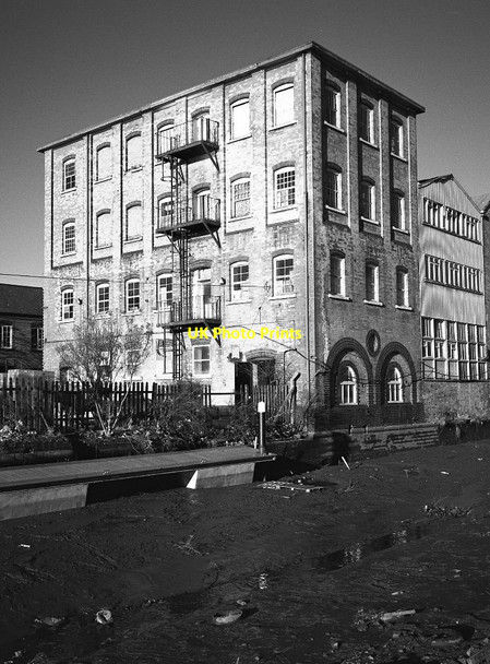 Photo 6"x4" Former factories and a drained canal Worcester c2002 P1