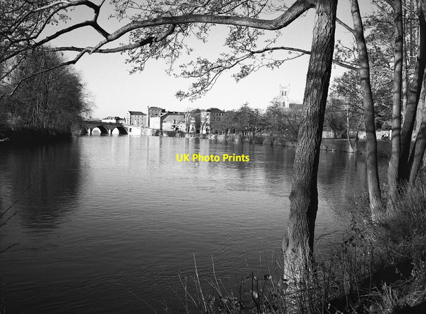 Photo 6"x4" The River Severn at Worcester Worcester c2002