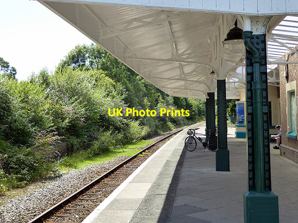 Photo 6"x4" Bicycle on the platform Criccieth c2017
