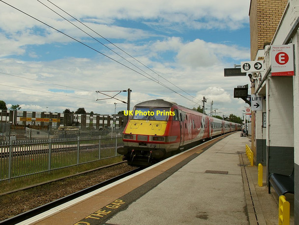 Photo 6"x4" Virgin train at Retford Retford c2016