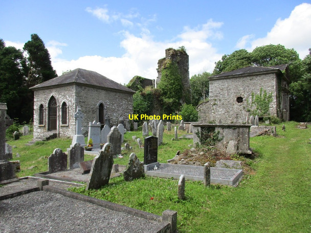 Photo 6"x4" Castlelyons, mausolea and ruins of the old church Castlelyons c2016