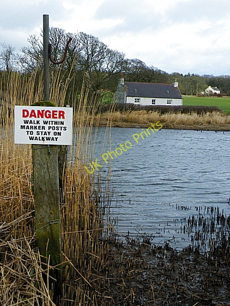 Photo 6"x4" Intriguing Danger Sign Denhead\/NJ9930 c2009