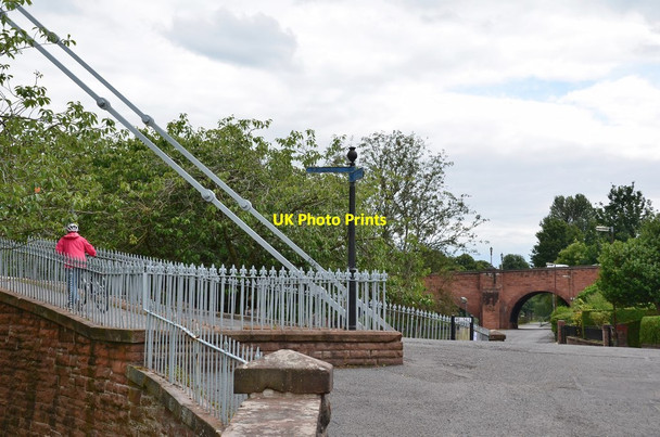 Photo 6"x4" West end of the suspension bridge, Dumfries Dumfries c2016
