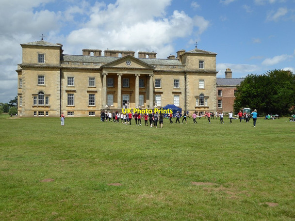 Photo 6"x4" Dancers in front of Croome Court Dunstall Common c2016