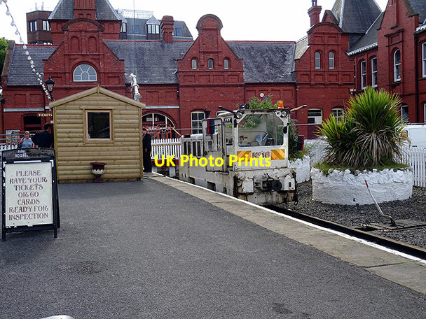 Photo 6"x4" Diesel locomotive No.18 'Ailsa' at Douglas Douglas\/SC3875 c2016