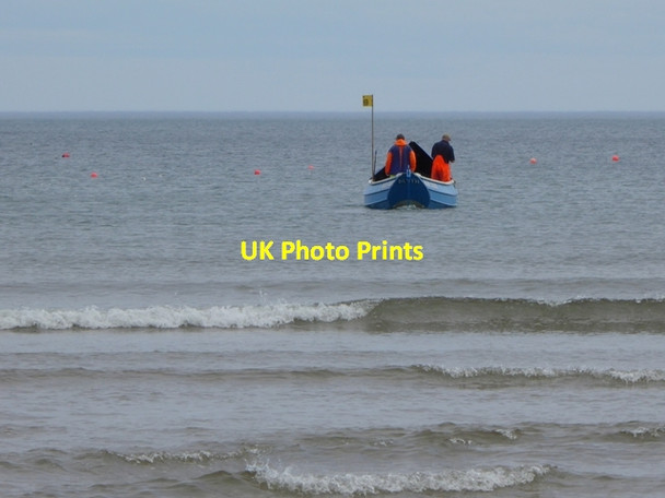 Photo 6"x4" Small fishing boat off Warkworth Beach Amble c2016