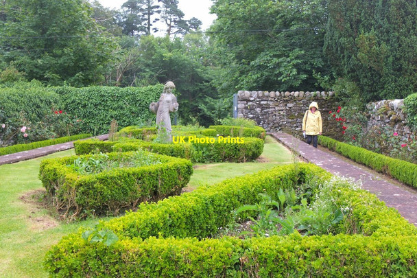 Photo 6"x4" Garden behind Gatehouse of Fleet Town Hall Gatehouse of Fleet c2016
