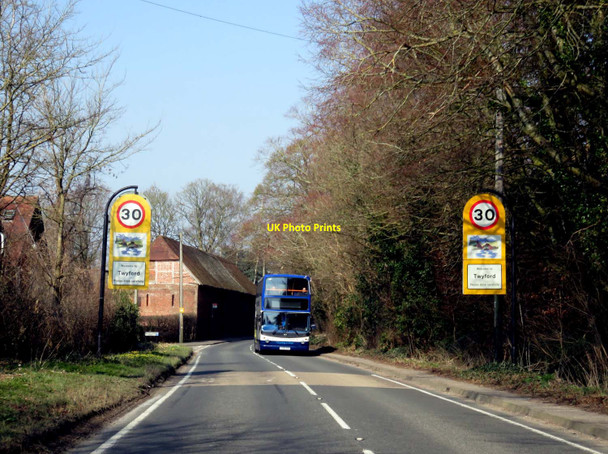Photo 6"x4" High Street into Twyford Twyford\/SU4824 c2016