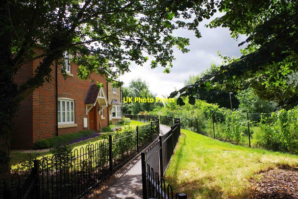 Photo 6"x4" New housing and footpath, Witney, Oxon Witney c2016