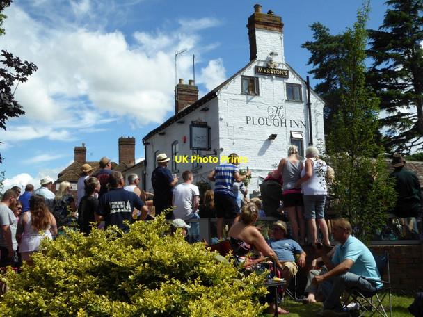 Photo 6"x4" Festival goers at the Upton Blues Festival Upton upon Severn c2016