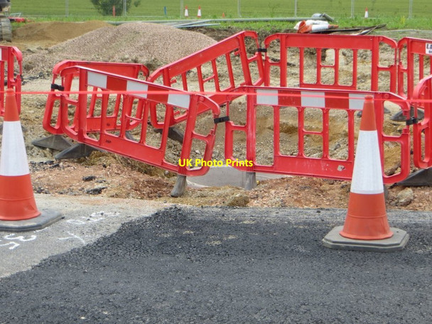 Photo 6"x4" Hole in the Roundabout Chilton\/SU4885 c2016