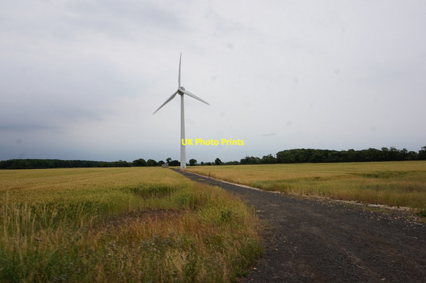 Photo 6"x4" Wind turbine east of Braggitt Field Newland\/SE8029 c2016
