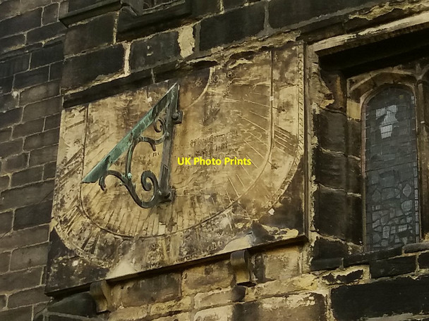Photo 6"x4" Sundial, Halifax Minster Halifax c2016