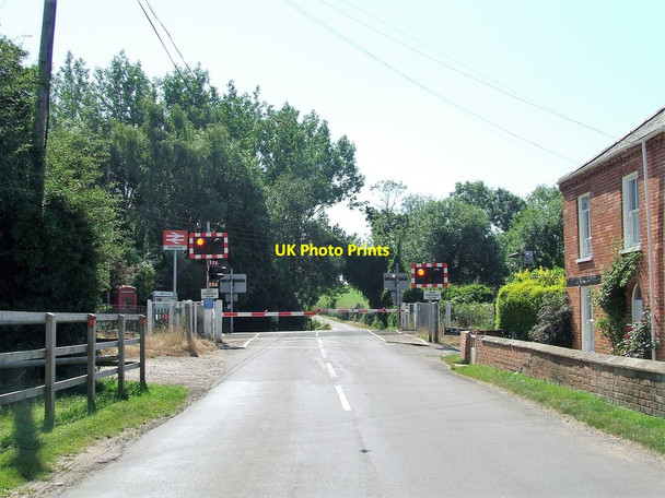 Photo 6"x4" Waiting For The Train Redisham c2016