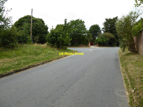 Photo 6"x4" Junction of Brockeridge Road with Churchend Lane Church End\/SO8936 c2016