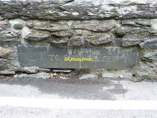 Photo 6"x4" Old Milestone Nantmor c2016 P1