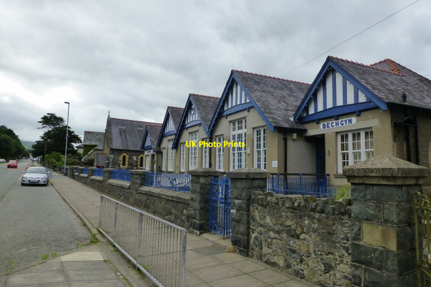 Photo 6"x4" Schoolhouse on Penmaenmawr Road Llanfairfechan c2016