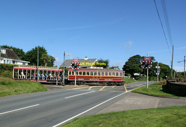 Photo 6"x4" Manx Electric Railway tunnel car no.9 with trailer 47 at Ballabeg crossing Ballacannell\/SC4382 c2016