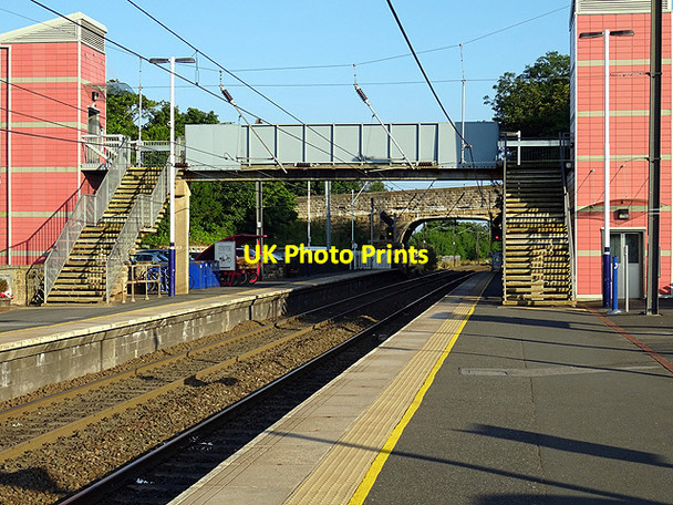 Photo 6"x4" Alnmouth station footbridge Lesbury c2016