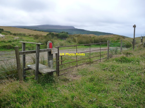 Photo 6"x4" Stile on the Sound Road Ballelby c2016