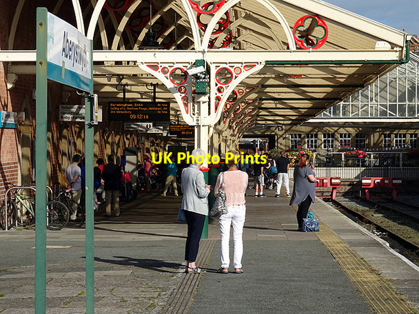 Photo 6"x4" Waiting for the train at Aberystwyth Aberystwyth c2016