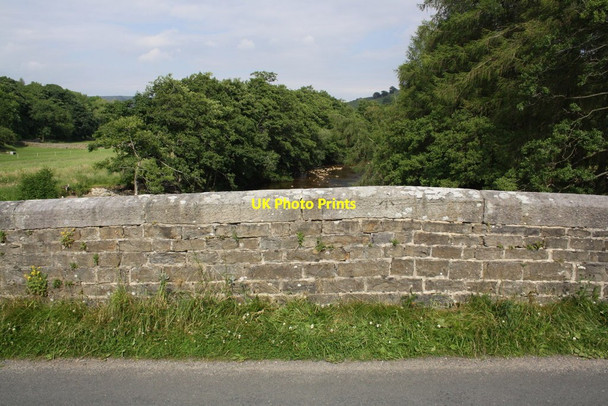 Photo 6"x4" Parapet of Isles Bridge over River Swale Crackpot c2016