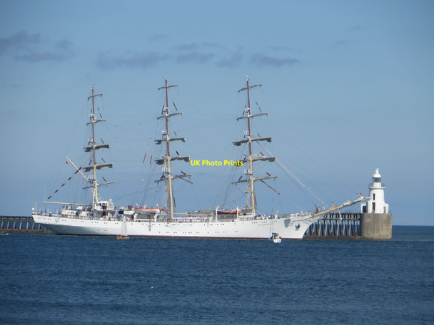 Photo 6"x4" Dar Mlodziezy departing Blyth Blyth\/NZ3081 c2016