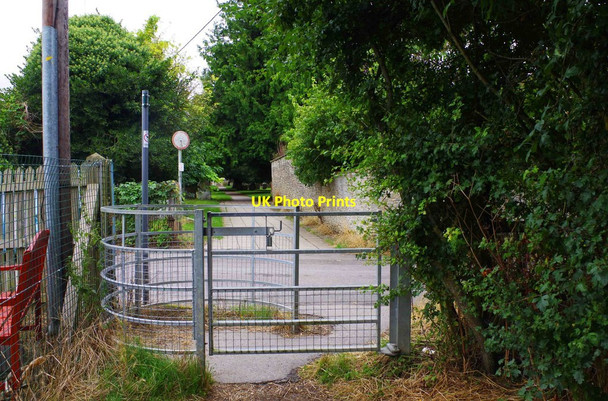 Photo 6"x4" Kissing gate between Church Path and Wharf Lane, Lechlade-on-Thames, Glos Lechlade on Thames c2016