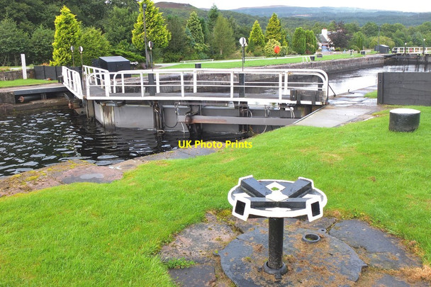 Photo 6"x4" Cullochy Lock, Caledonian Canal Aberchalder c2016