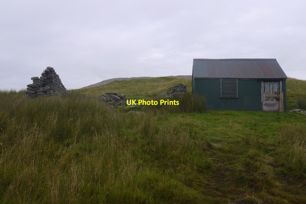 Photo 6"x4" Hut and ruin Creag an Lochain\/NN5840 c2016