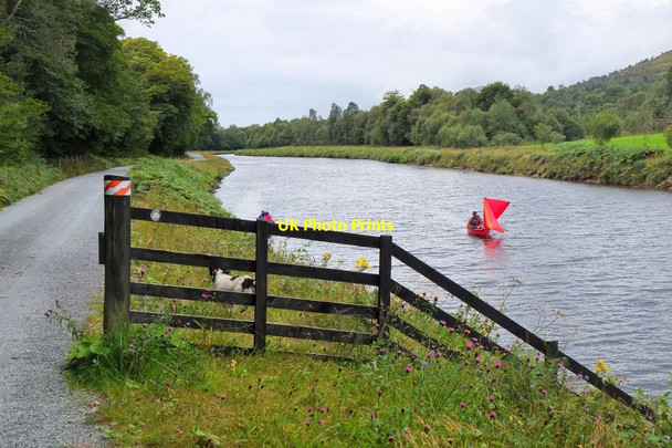 Photo 6"x4" Sailing your own canoe, Caledonian Canal Muirshearlich c2016