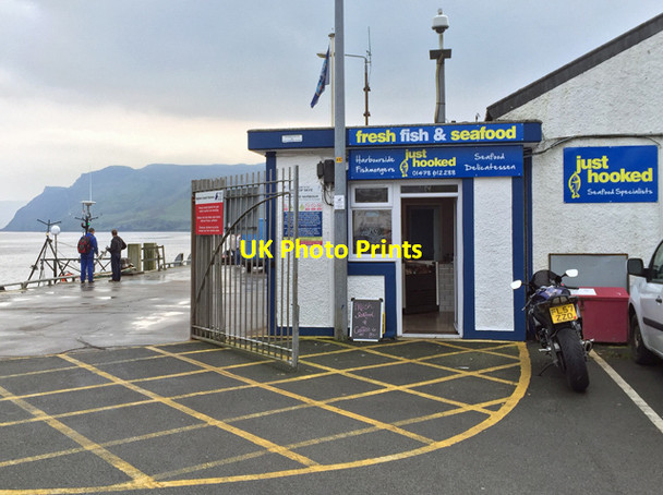 Photo 6"x4" Just Hooked at Portree Pier Portree \/ Port Righ c2016