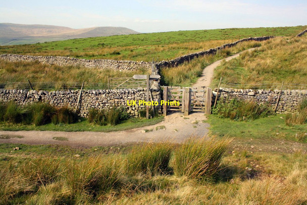 Photo 6"x4" Junction of Pennine Way and Yorkshire Three Peaks Path New Houses\/SD8073 c2016