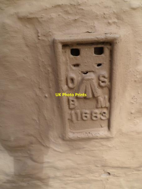 Photo 6"x4" Flush Bracket 11683 on the Castle Hotel, Rhayader Rhayader\/Rhaeadr Gwy c2016