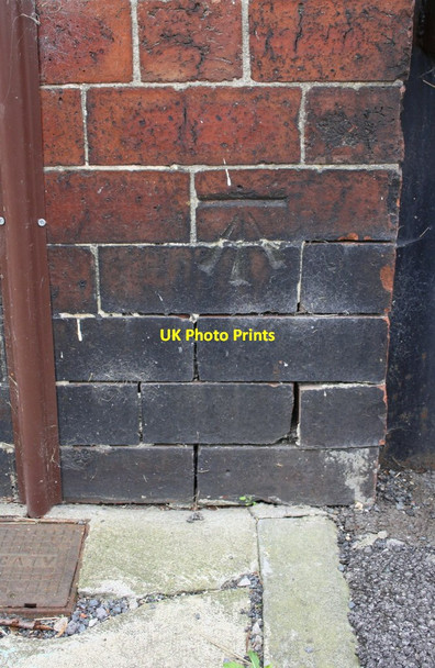 Photo 6"x4" Benchmark on 'The Blooming Rose', Burton Row Hunslet c2016
