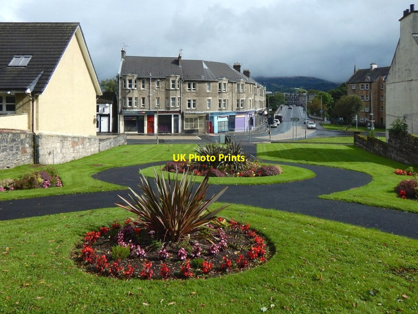 Photo 6"x4" Landscaped area at West Bridgend Dumbarton c2016