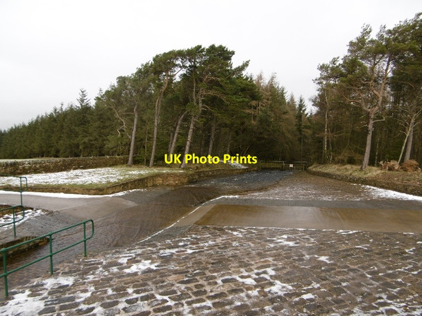 Photo 6"x4" Slipway, Harlaw Reservoir Malleny Mills c2016